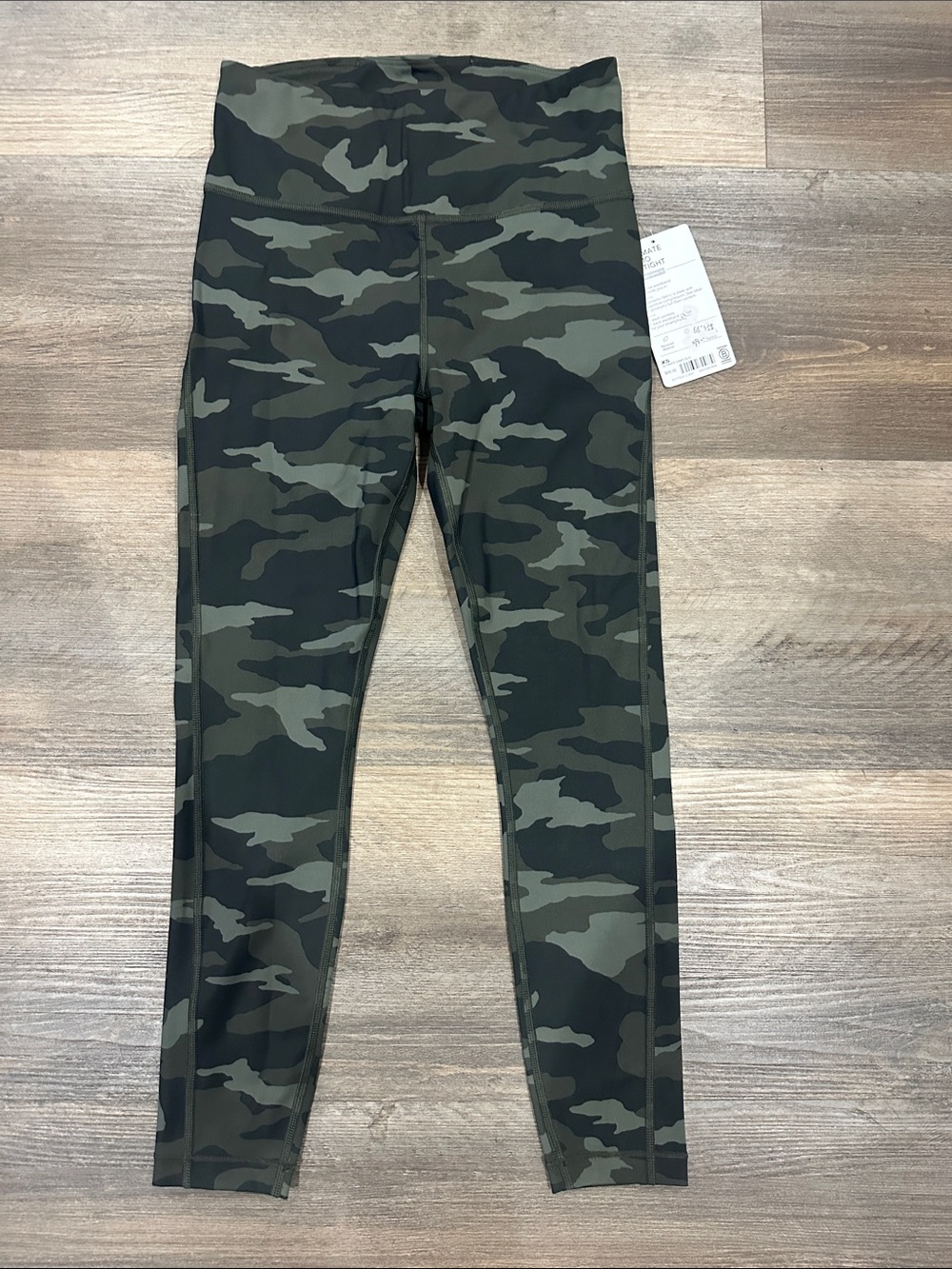 NWT Athleta Ultimate Camo 7/8 Tight Legging